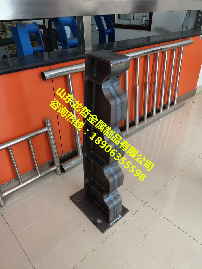 防撞護欄，防撞立柱